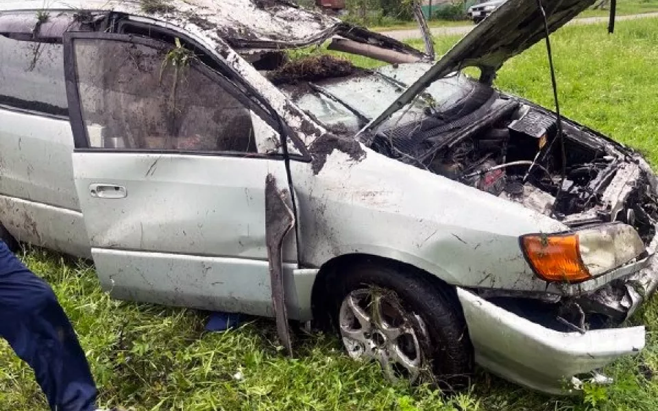 Появились подробности ДТП с опрокидыванием в Республике Алтай