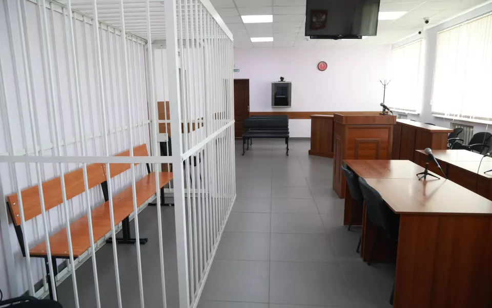 Контрактника в Алтайском крае осудили на восемь лет за 11 краж, грабеж и самоволки