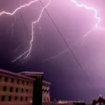 Очередной грозовой фронт накроет Алтайский край 25 июня: штормовое предупреждение
