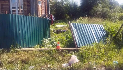 19-летний пьяный мотоциклист врезался в забор в Горно-Алтайске