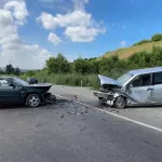 Три автомобиля Toyota встретились в лобовом столкновении в Бийске: есть пострадавшие