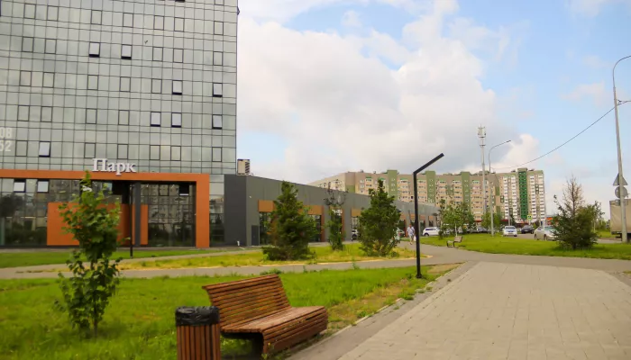 Жителей Барнаула просят решить, нужна ли в сквере Взлетный детская площадка. Опрос