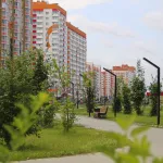 Сквер Взлетный: как выглядит зеленый оазис в долине барнаульских новостроек. Фото