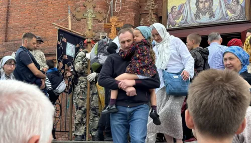 С молитвой и верой: из Барнаула в Коробейниково отправился крестный ход. Фото