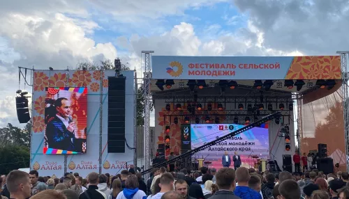 Социальное положение алтайской молодежи будут улучшать новой стратегией