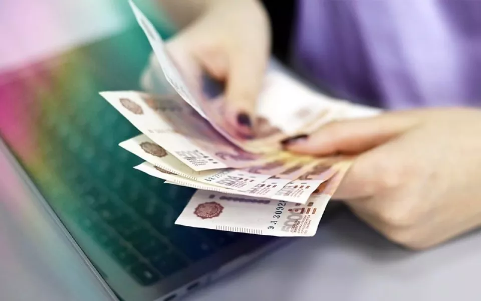 Банк Уралсиб вошел в топ-3 лучших кредитов наличными