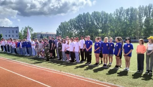 Не просто каникулы: как подростки получают опыт и зарплату во время 5-й трудовой 