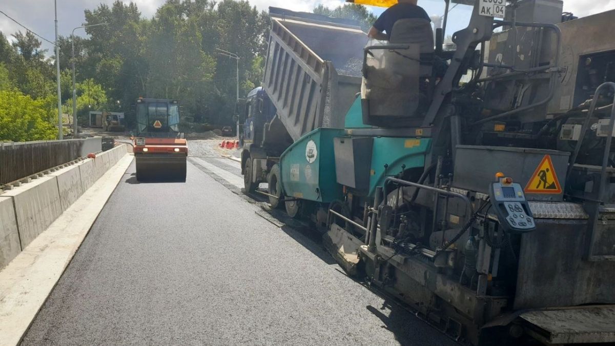Строительство Ташкентского моста в Барнауле