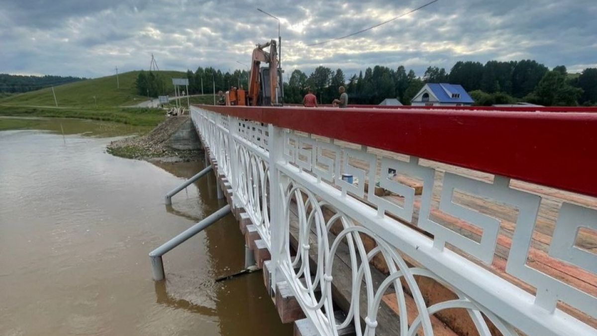 Мост через реку Ынырга