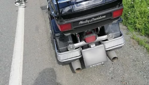 В Республике Алтай турист из Подмосковья перевернулся на мотоцикле Harley Davidson