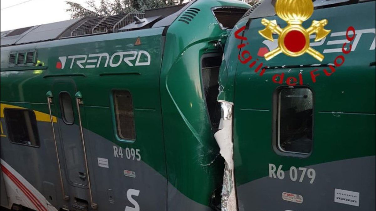 Около 50 человек пострадали при столкновении поездов в Италии 
