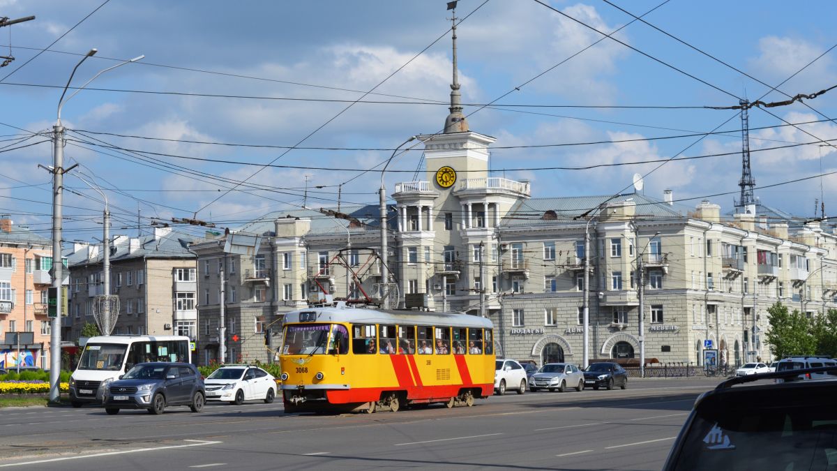 Барнаул глазами туриста. Дом под шпилем