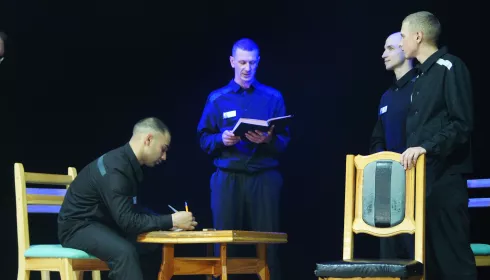 Сила искусства: как театр меняет жизни осужденных в Алтайском крае