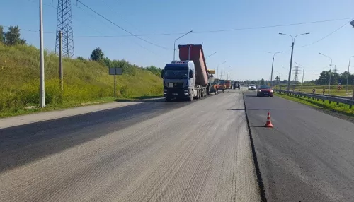 Дорожники в Барнауле начали асфальтировать Правобережный тракт
