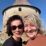 Шарм далеких нулевых: Анастасия Ивлеева показала свои детские фото