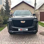 Мощный Cadillac Escalade в макси-комплектации продают в Барнауле за 11,9 млн рублей