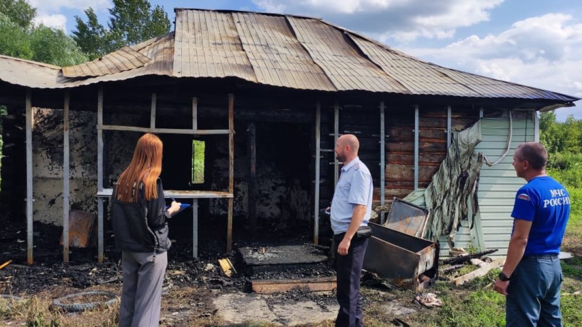 Место пожара в селе Огни