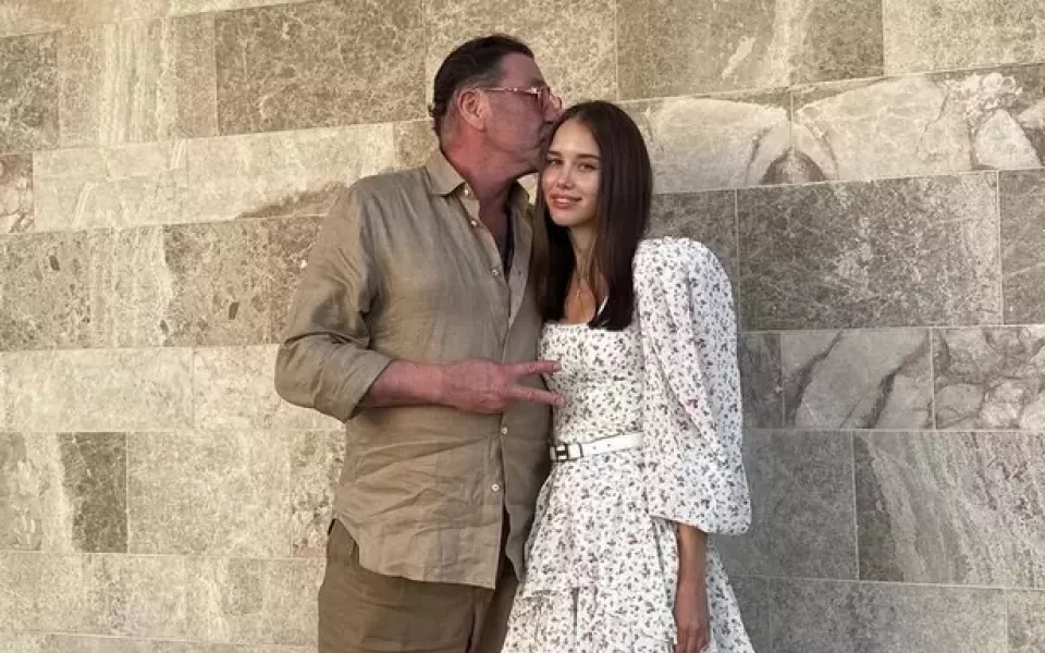 Бар у Мавзолея: Лепс рассказал о планах на свадьбу с 19-летней невестой