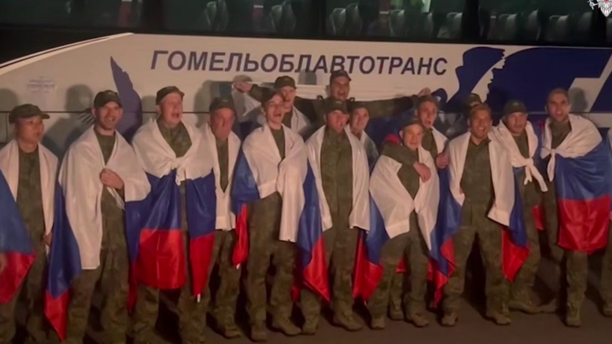 Российские бойцы вернулись из плена