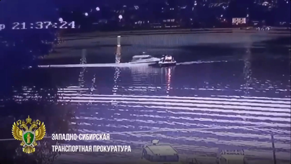 Столкновение двух моторных лодок на Телецком озере