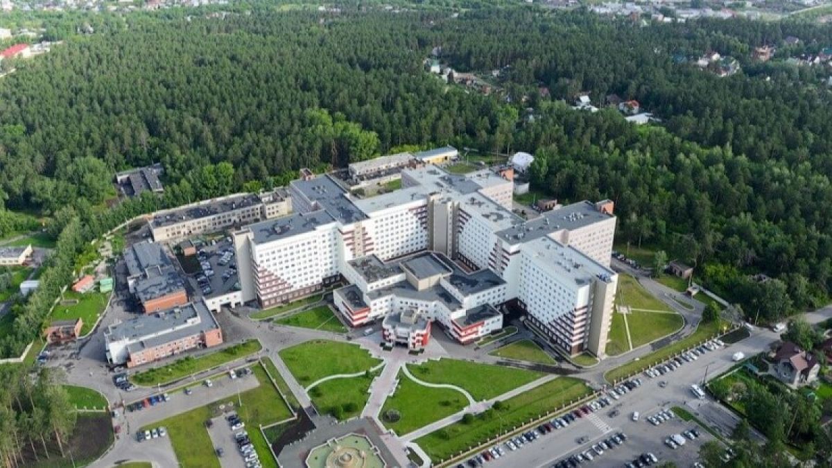 Возле краевой клинической больницы в Барнауле построят 75-метровые жилые дома?