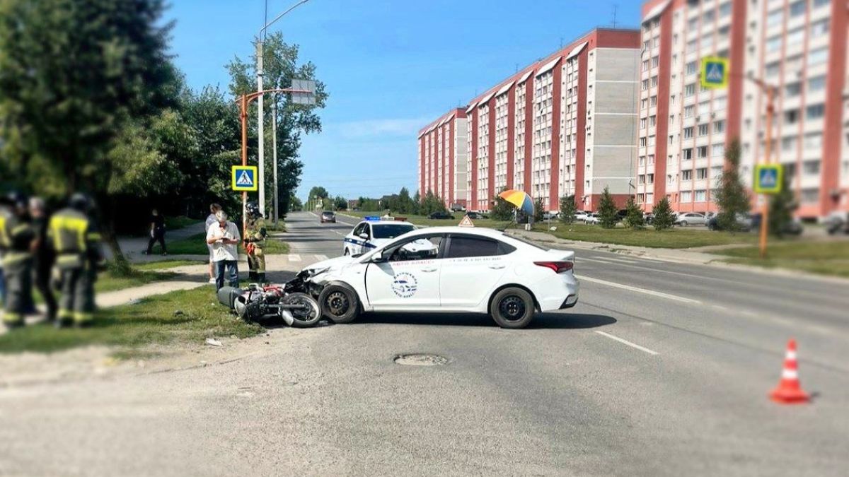 В Новоалтайске столкнулся мотоцикл и автомобиль