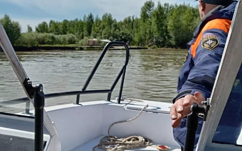 Школьница пропала во время отдыха у Оби в Алтайском крае. Идут срочные поиски