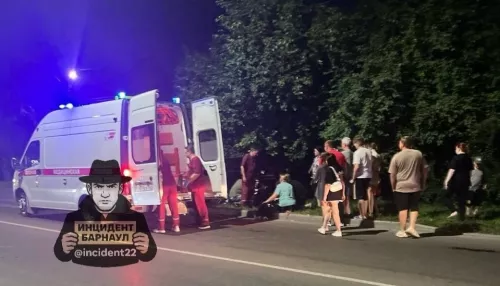 Иномарка сбила молодую пару на пешеходном переходе в Барнауле
