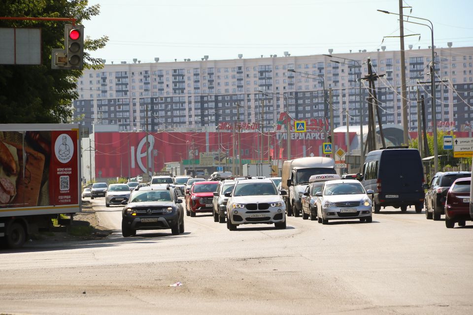 Перекресток улицы Власихинской и шоссе Ленточный бор Перекресток улицы Власихинской и шоссе Ленточный бор