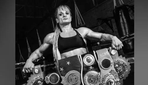 Экс-чемпионка мира по боксу умерла после инсульта в 47 лет