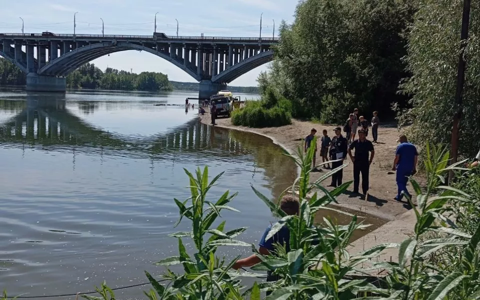 Учился плавать: стали известны подробности трагедии с утонувшим в Бийске ребенком