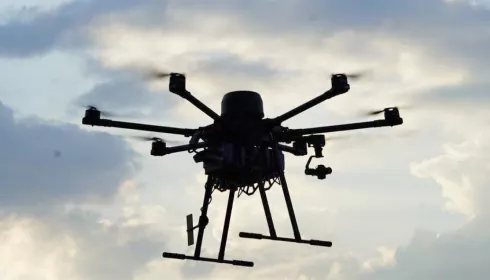 В Сочи закрыт аэропорт и с ночи воют сирены из-за атаки украинских дронов