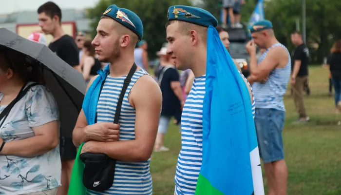 Панихида и возложение цветов: как пройдет День ВДВ в Барнауле