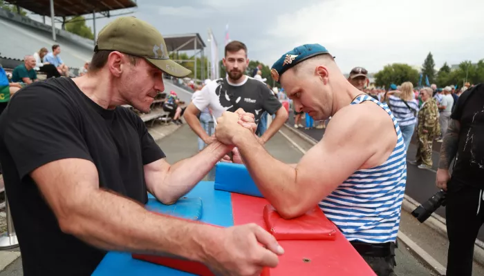 Подготовьтесь заранее. Поздравления десантникам ко Дню ВДВ в стихах и прозе