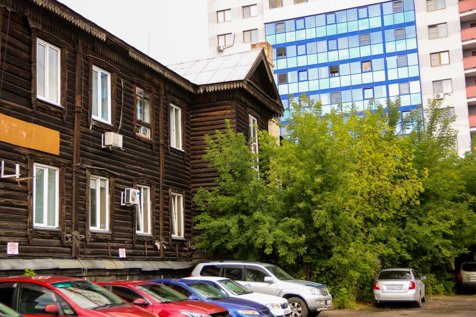 Деревянное здание на улице Никитина, 111