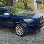 Синий Audi Q7 с 500 лошадьми под капотом продают за 4,1 млн рублей в Горно-Алтайске