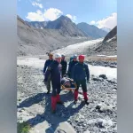 71-летнего туриста эвакуировали спасатели с горы Белухи в Республике Алтай