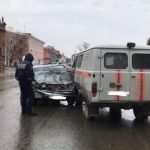 УАЗ спасателей  в Бийске протаранил Жигули