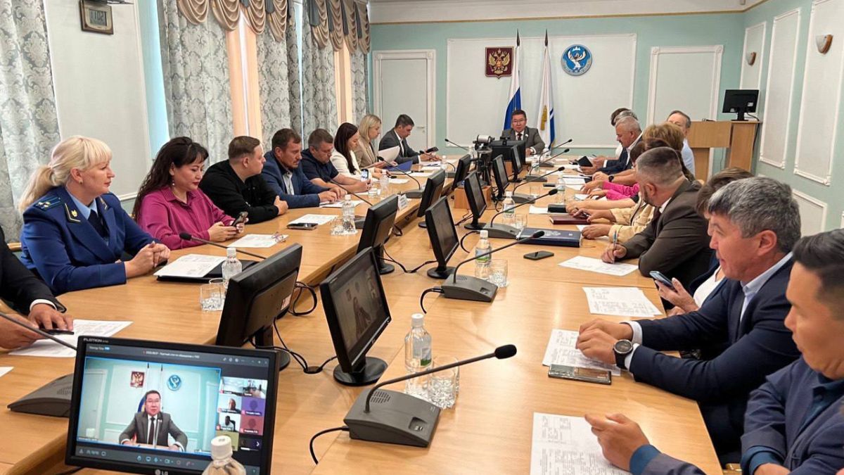 Обсуждение проблемы вывоза и утилизации отходов в Республике Алтай