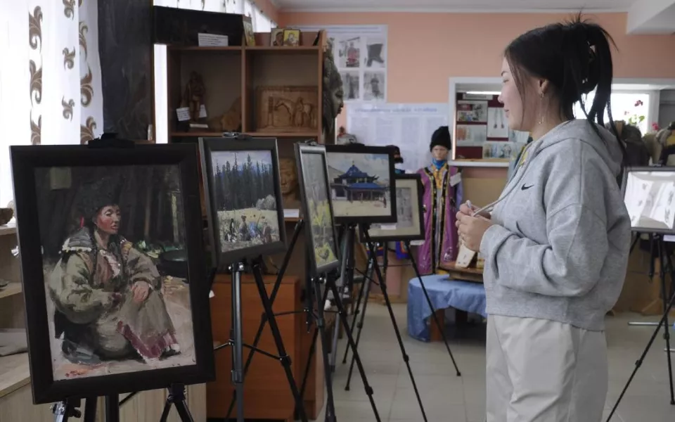 В Республике Алтай работает передвижная выставка картин Григория Чорос-Гуркина