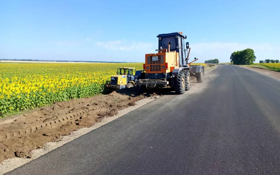 Ключевую трассу приводят в порядок на границе с Казахстаном в Алтайском крае