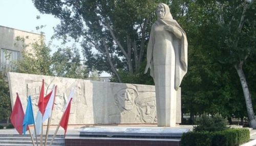 Вандалы осквернили памятник Родина-мать в Ставрополье