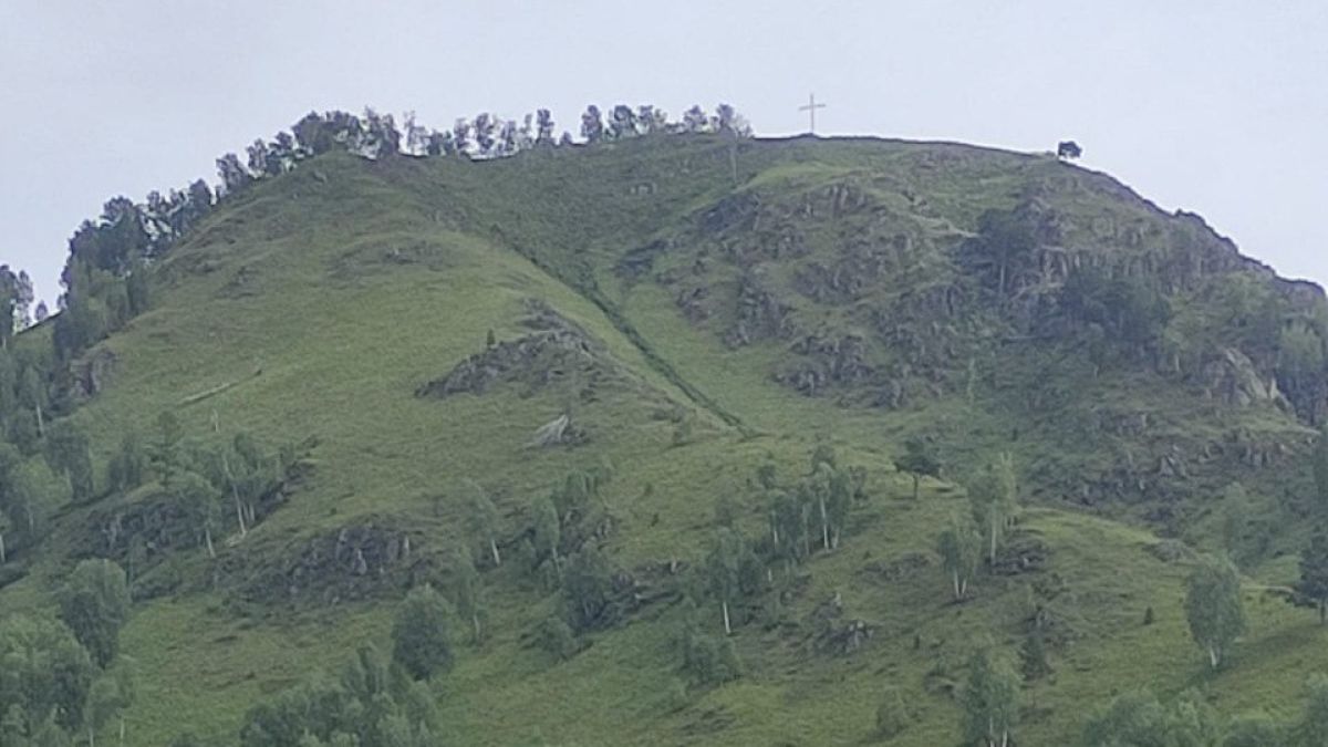 Крест на горе Соловковой в Камлаке 