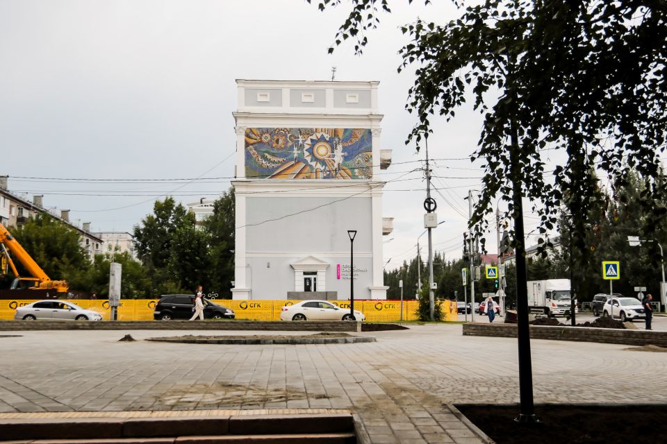 Площадка в центре Барнаула, где установят бронзовый памятник Ф.М. Достоевскому. 14 августа 2025 года