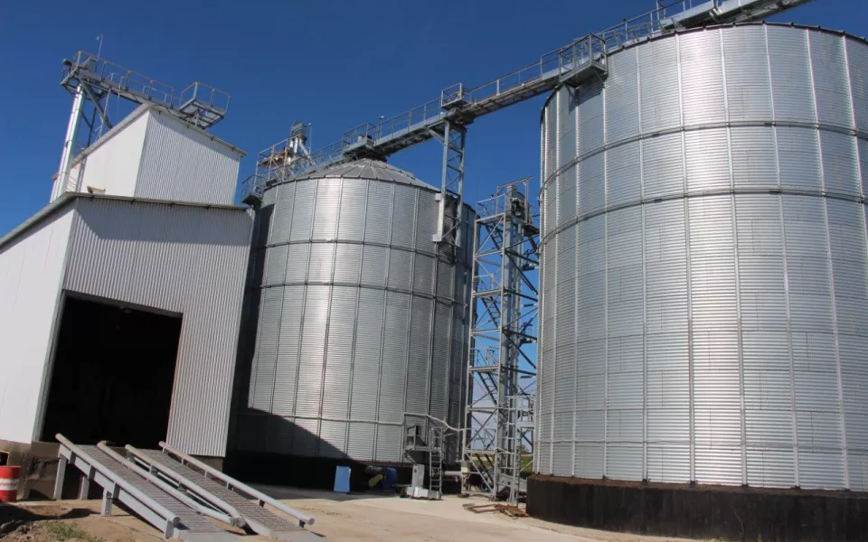 Аграриев Алтайского края обеспечат газом для сушки промокшего зерна