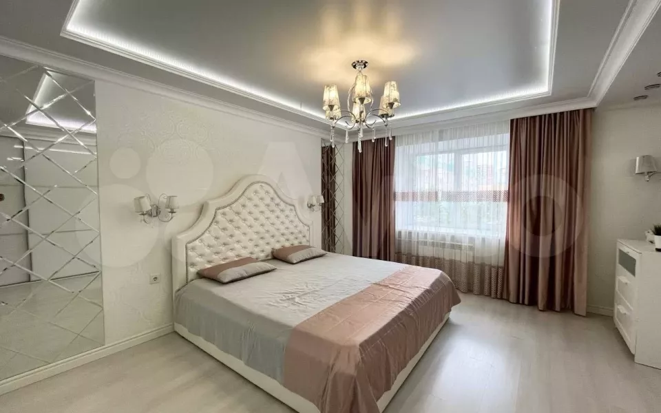 Четырешку с камином продают в Барнауле за 16,5 млн рублей. Фото