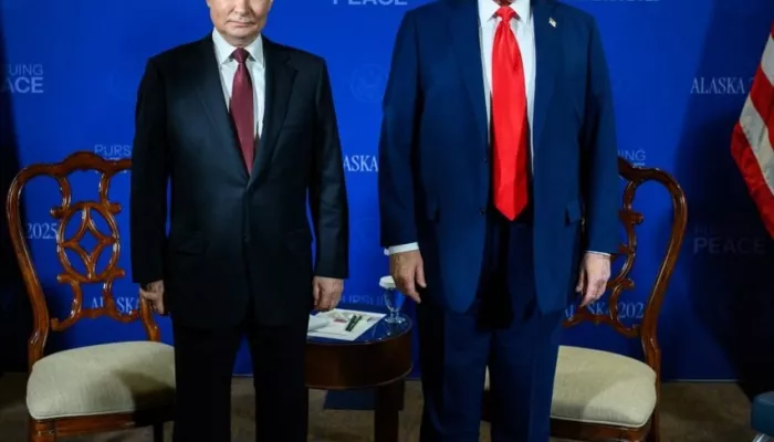 Президенты РФ и США созвонились перед встречей Трампа с Зеленским: главное