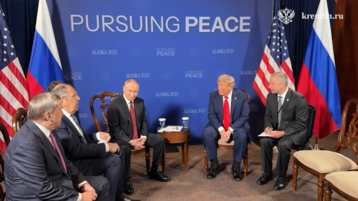 Начало переговоров Владимира Путина и Дональда Трампа. Скриншот