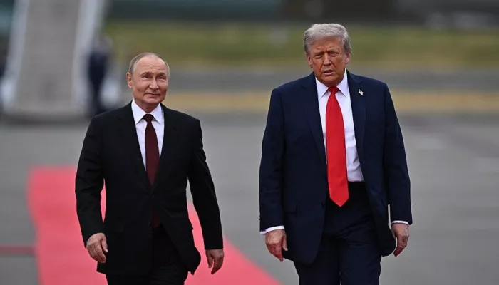 Правда ли Трамп повесил в Белом доме фотографию Путина