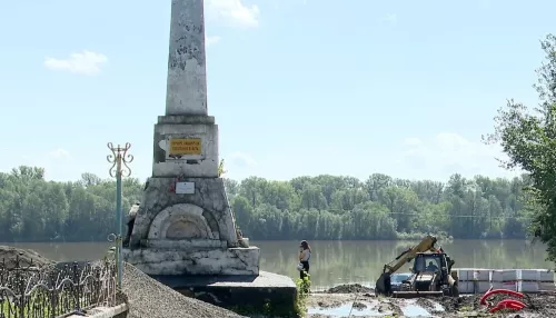 В Бийске полным ходом благоустраивают сквер имени Кузьмы Фомченко